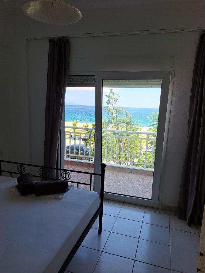 Blue Horizon Apartment Nea Vrasna Ngoại thất bức ảnh