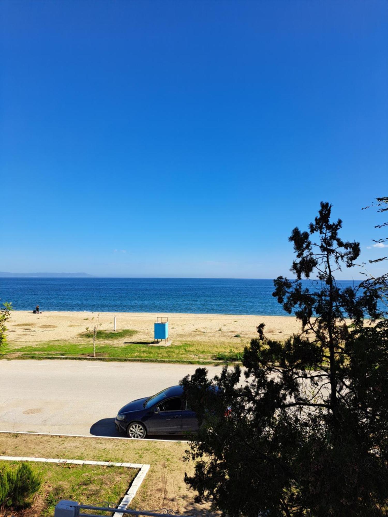 Blue Horizon Apartment Nea Vrasna Ngoại thất bức ảnh
