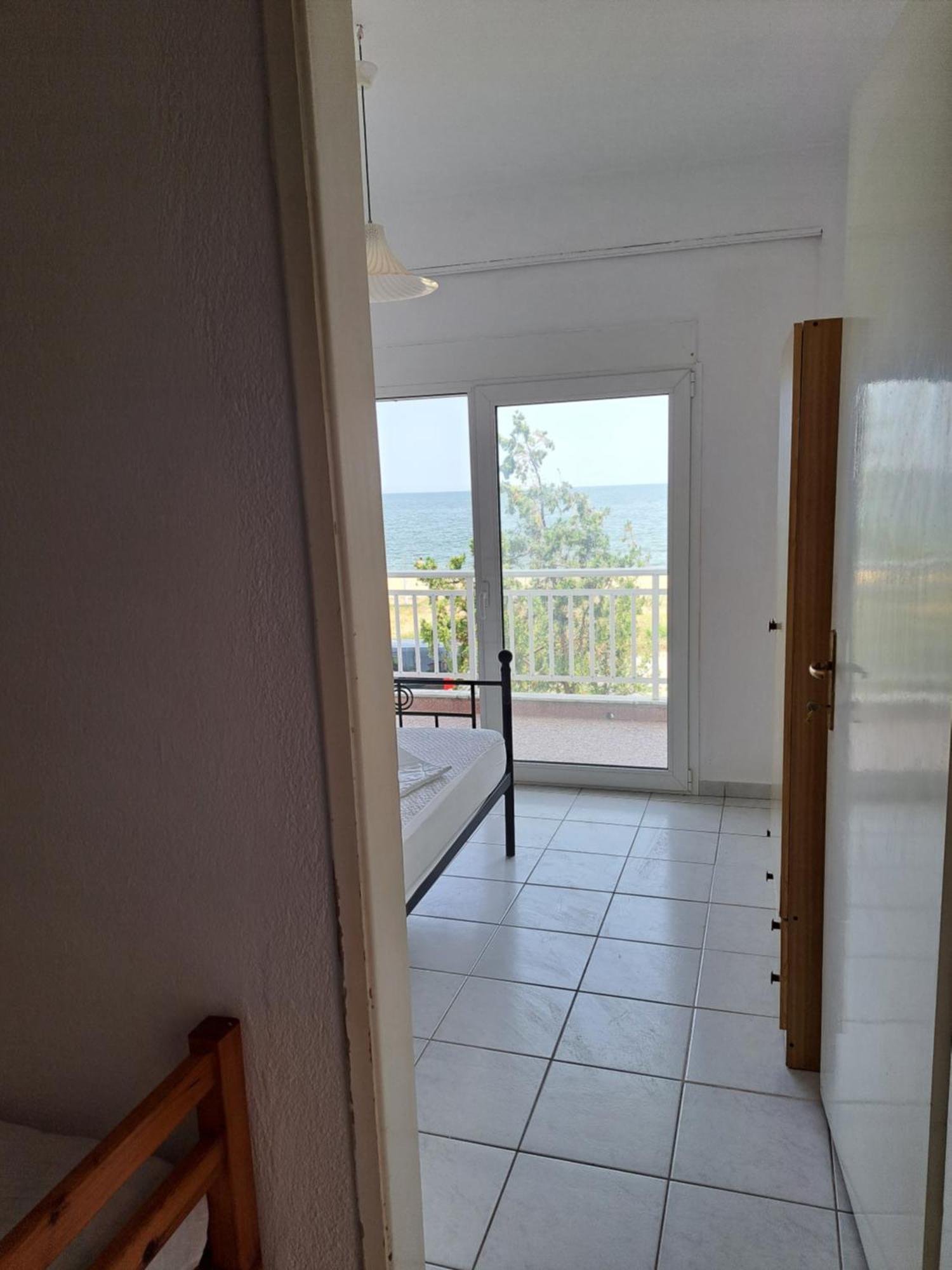 Blue Horizon Apartment Nea Vrasna Ngoại thất bức ảnh