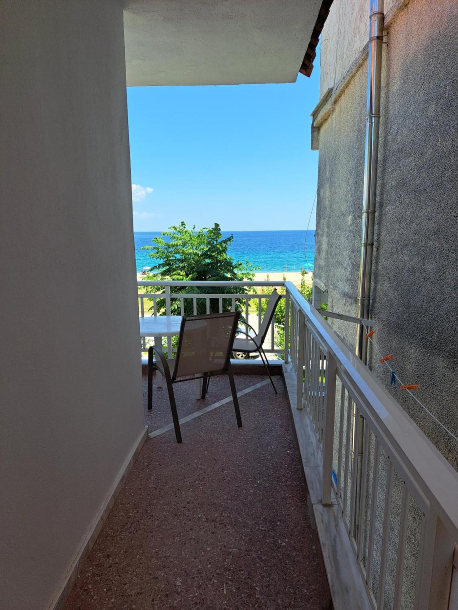 Blue Horizon Apartment Nea Vrasna Ngoại thất bức ảnh