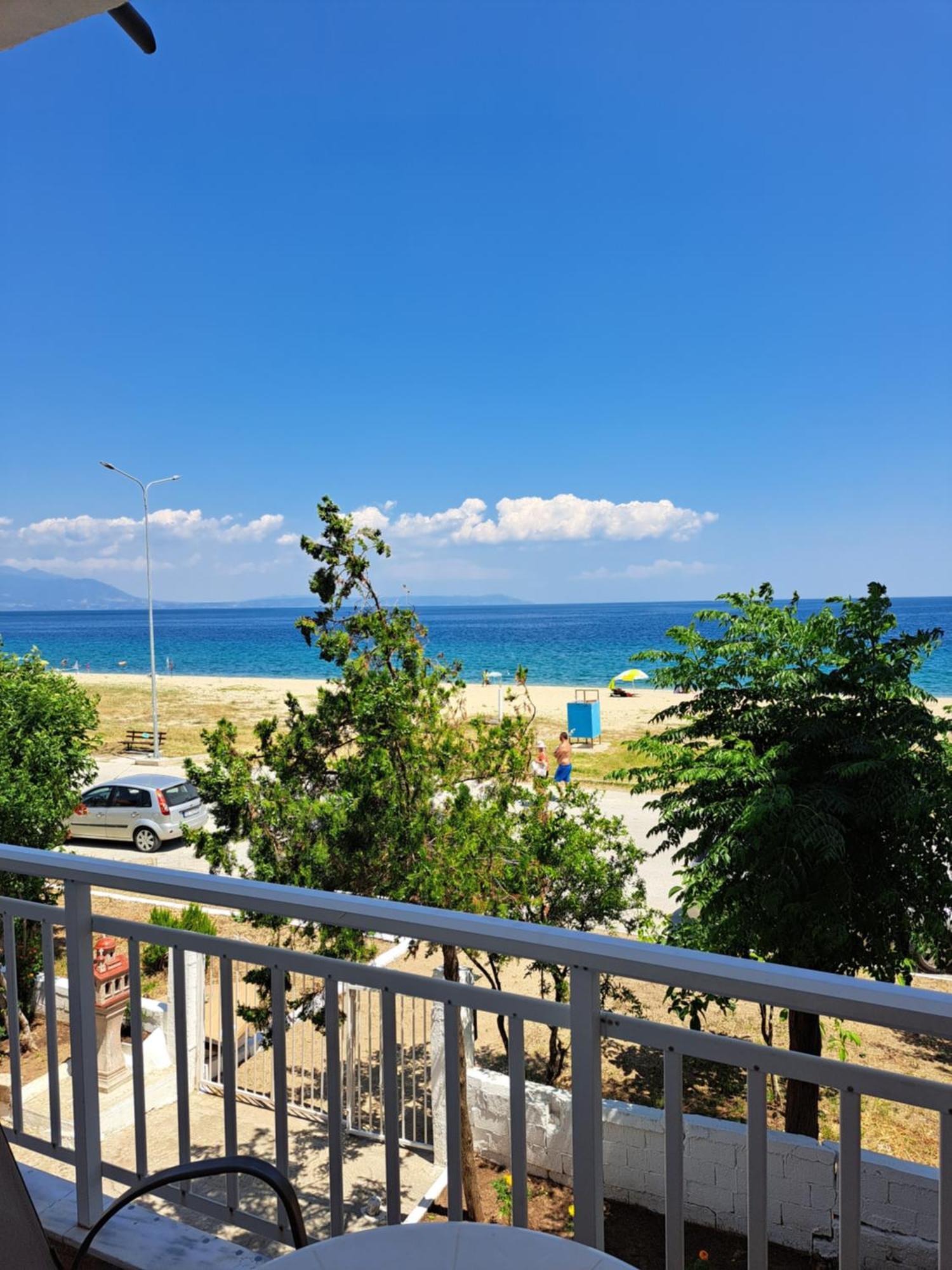 Blue Horizon Apartment Nea Vrasna Ngoại thất bức ảnh
