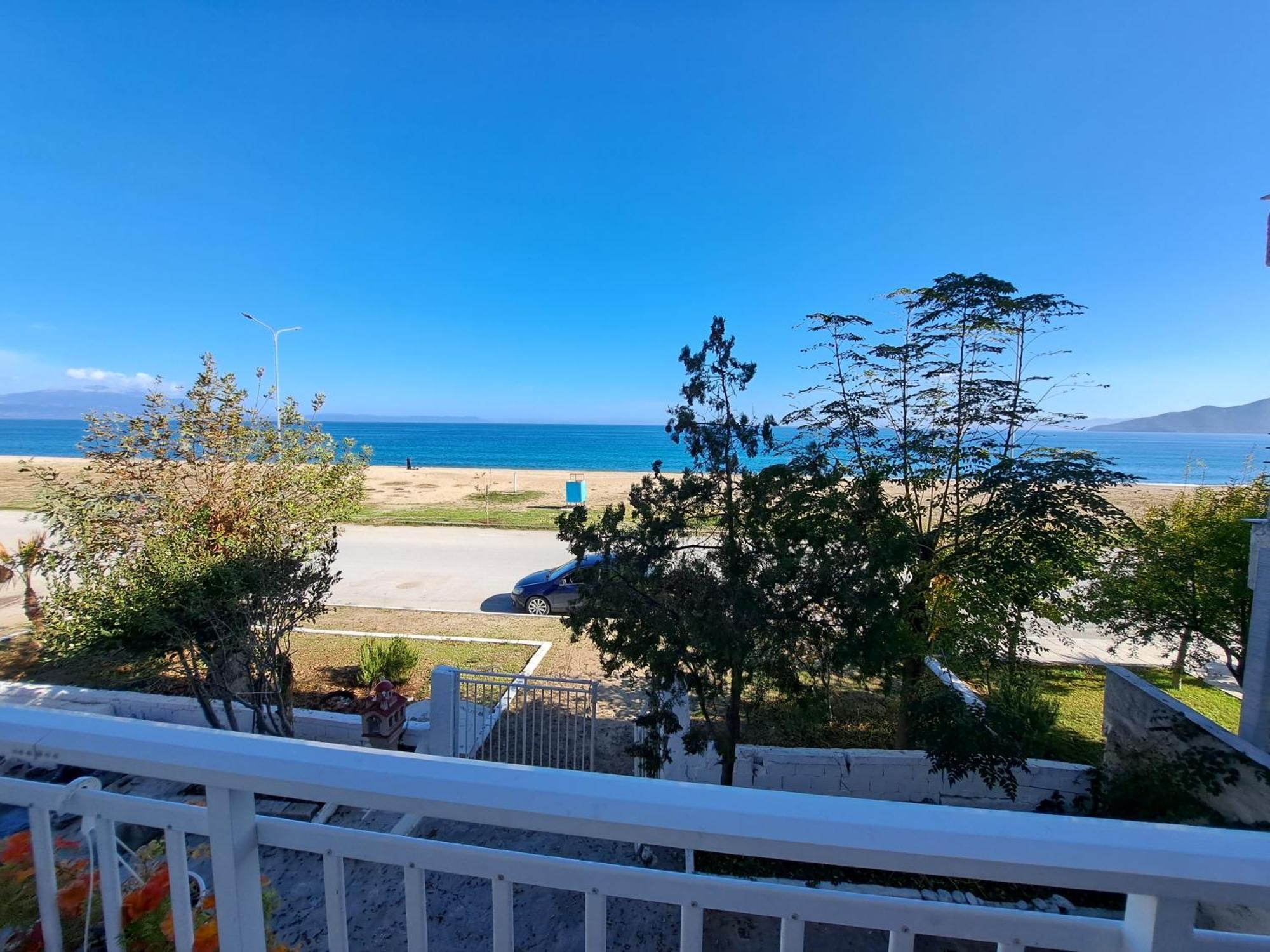 Blue Horizon Apartment Nea Vrasna Ngoại thất bức ảnh